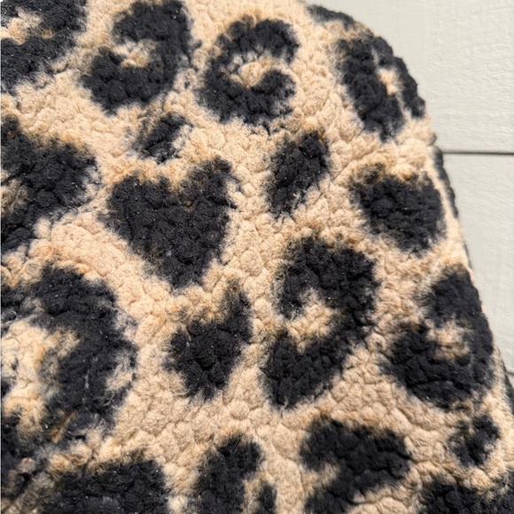 Berkshire Black and Tan Women's Cape - Picture 5 of 7